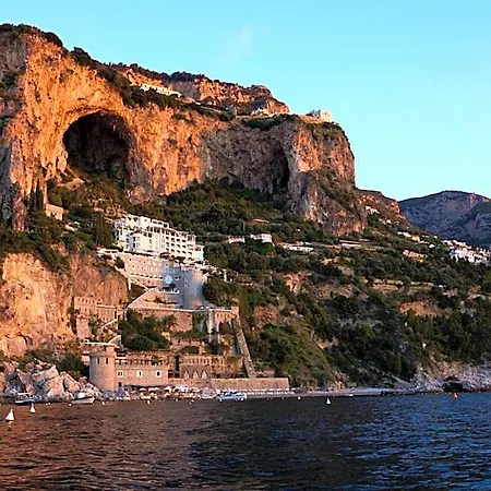 Borgo Santandrea Hotel 5*