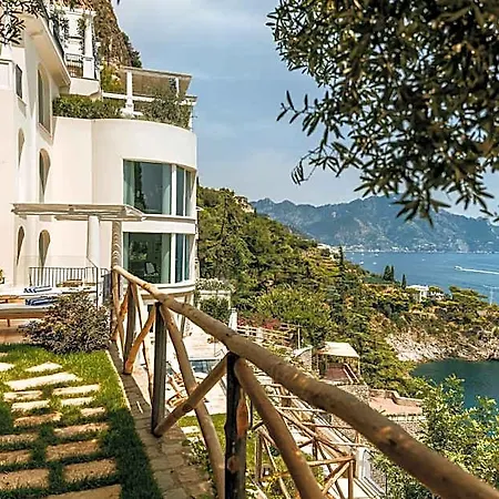 Borgo Santandrea Hotel 5*