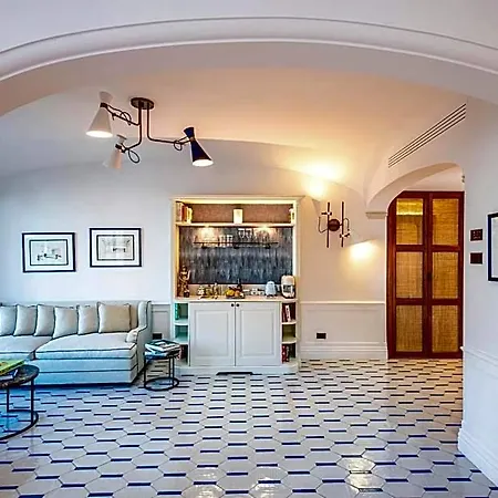 Borgo Santandrea 5*